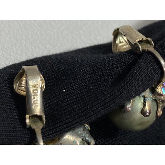 Vintage Iridescent green lucite Glass bead Clip Earrings Rhinestone - Picture 5 of 7